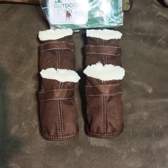 Outdoor Dog shearling boots brown size medium 4 boots - Picture 5 of 17